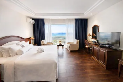 Executive Suite with Sea View — Sai Gon Ha Long Hotel